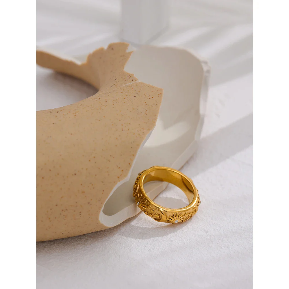Celestial Eclipse: Sun and Moon Gold Ring - Image 3
