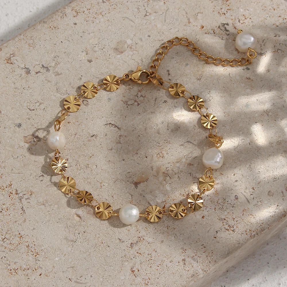 Kindness and Compassion - 18k Bracelet with Pearls - Image 3