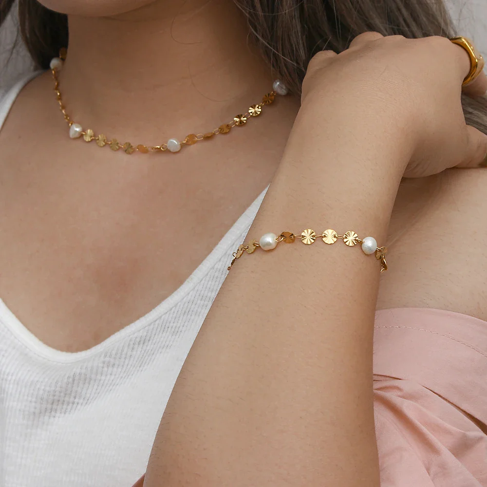 Kindness and Compassion - 18k Necklace with Pearls - Image 2