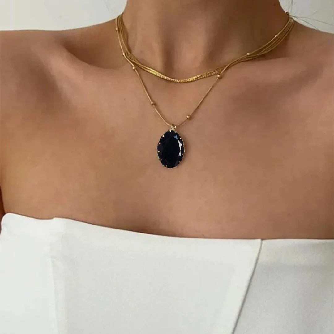 Midnight Guardian - Gold Necklace with Black Onyx - Image 2