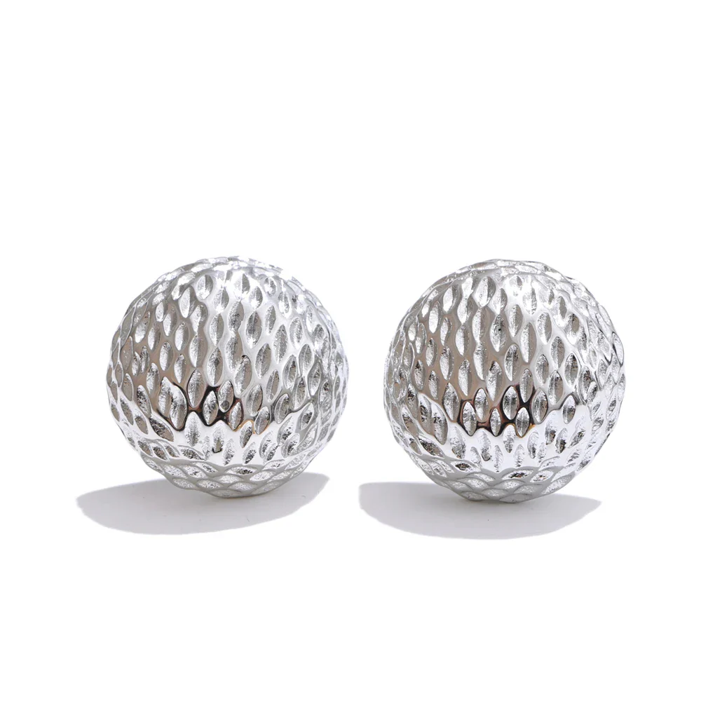 Mirelle - Textured Stud Earrings Gold Silver - Image 3