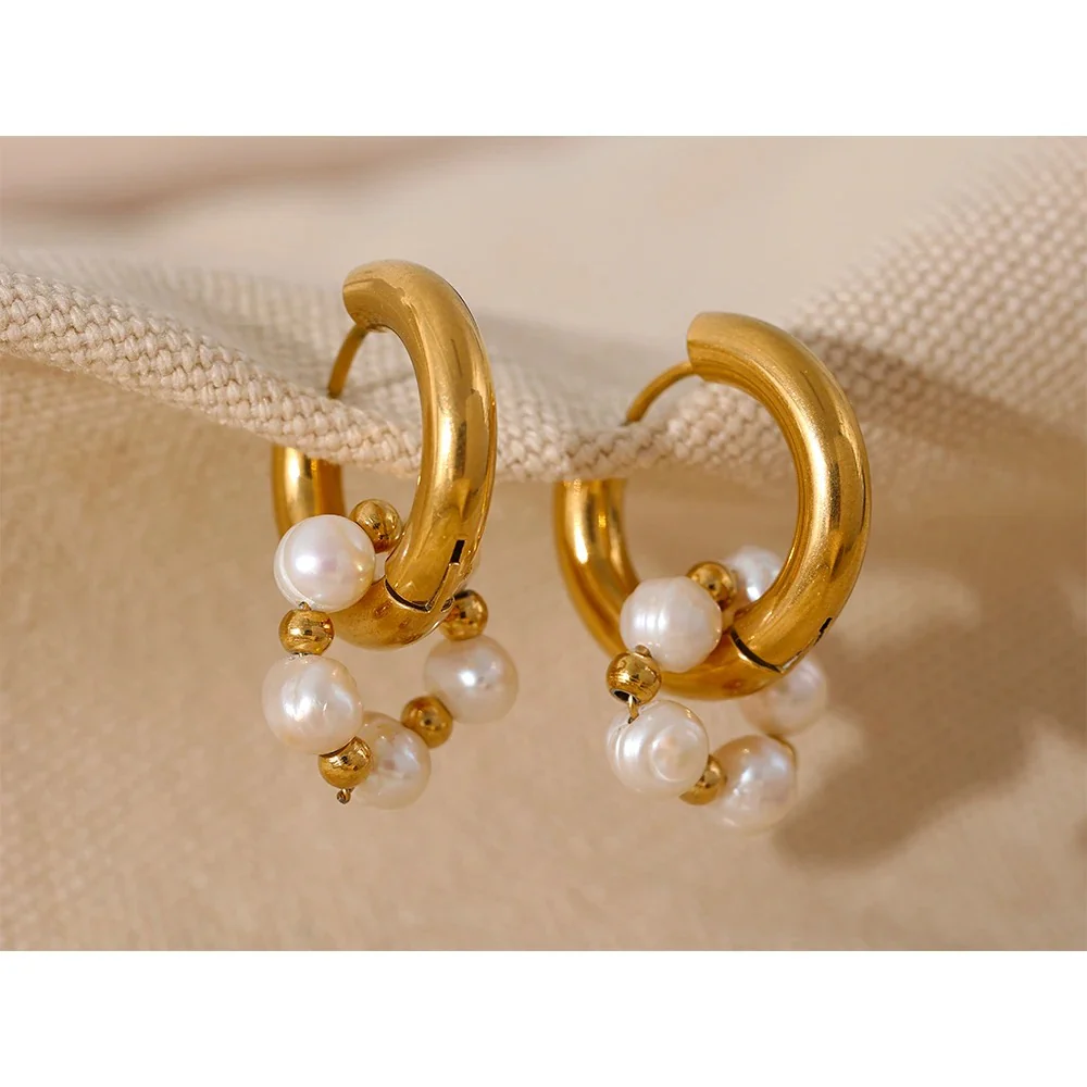 Pearl Crescents - 18k Hoop Earrings with Pearls - Image 4
