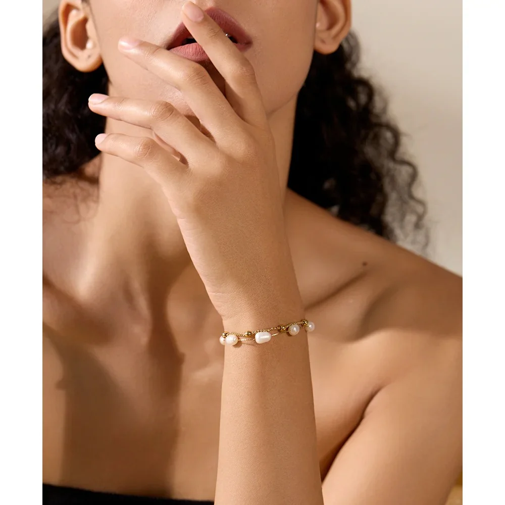 Pure Harmony - 18k Bracelet with Pearls - Image 2